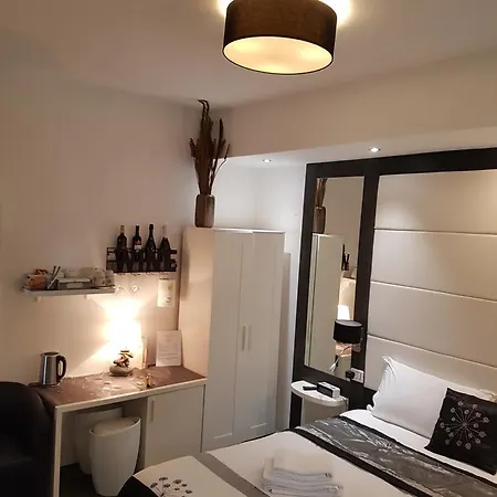 Bed & Breakfast Voyage Prive Deluxe *