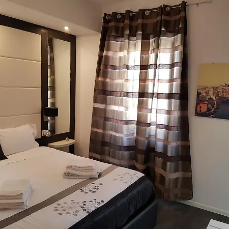 Nocleg ze śniadaniem Voyage Prive Deluxe *